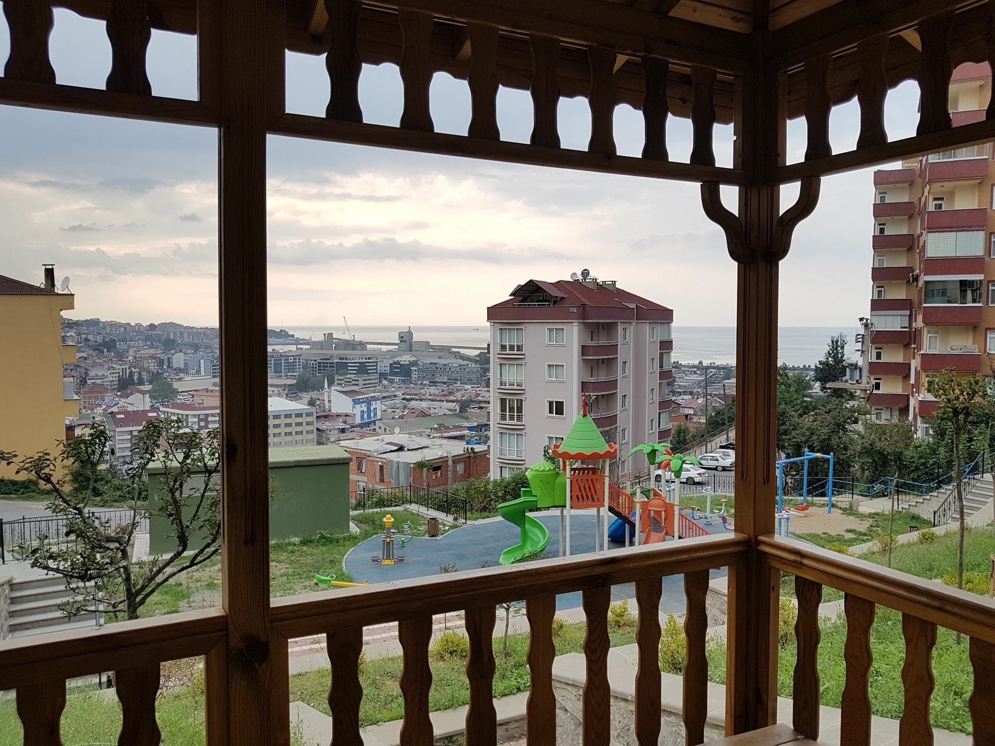 Nuralp Apart Otel - ทรับซอน ภายนอก รูปภาพ
