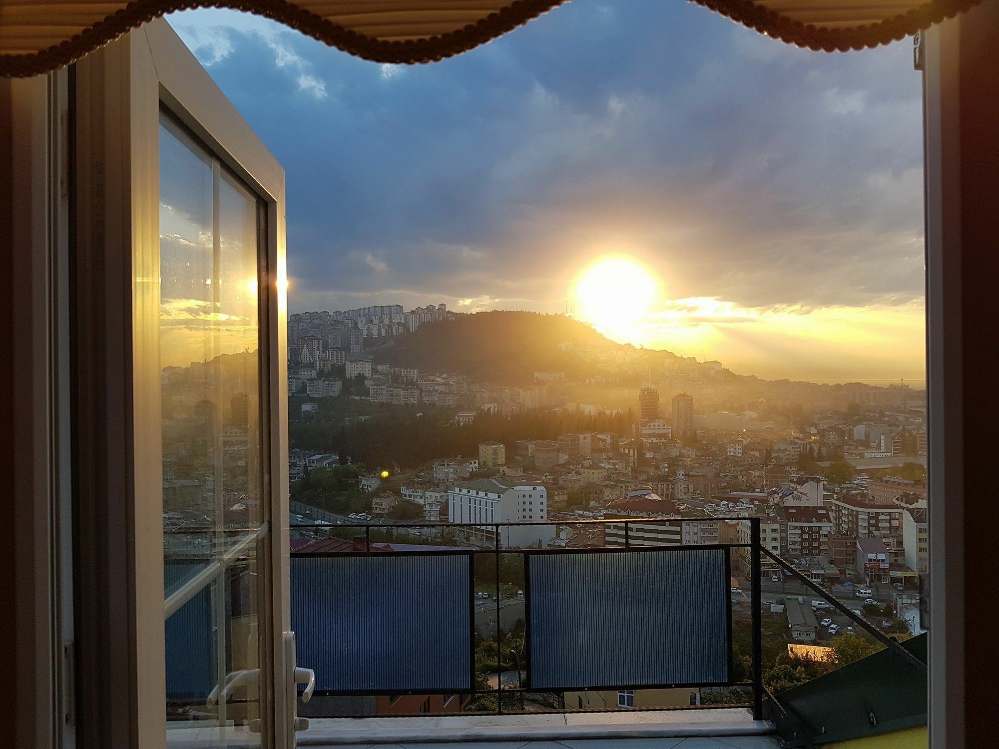 Nuralp Apart Otel - ทรับซอน ภายนอก รูปภาพ