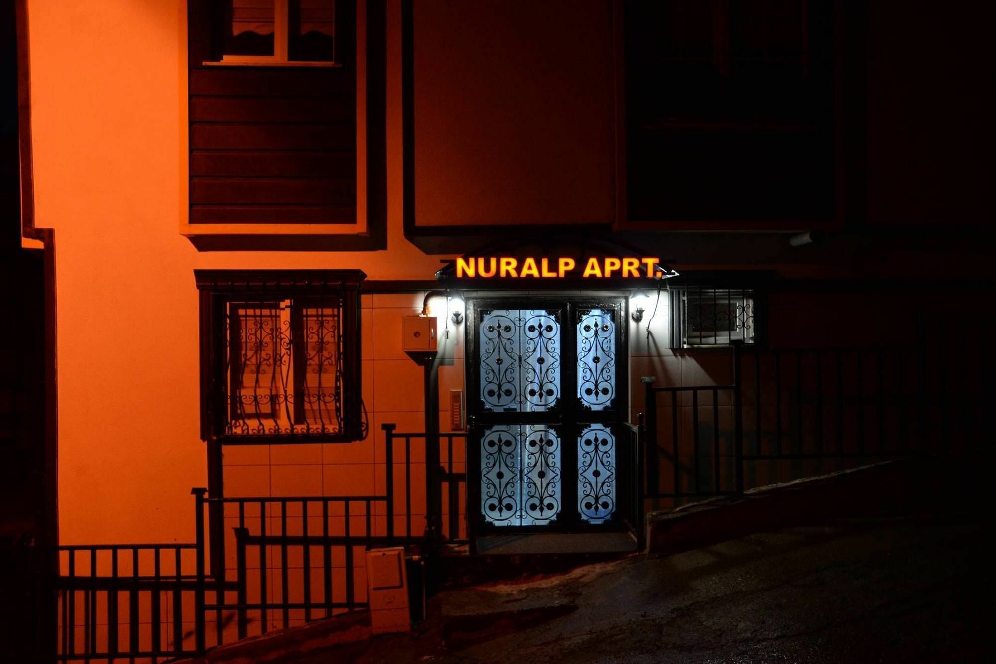 Nuralp Apart Otel - ทรับซอน ภายนอก รูปภาพ